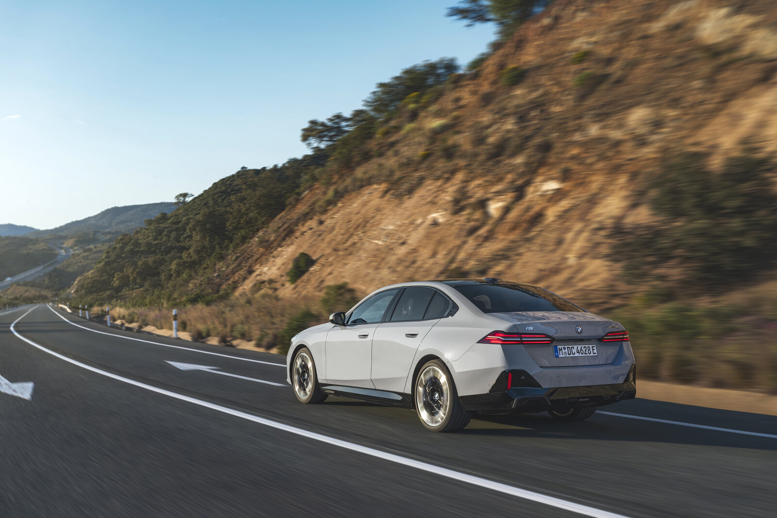 BMW 5 시리즈 이미지 4