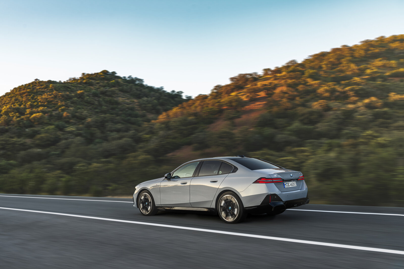 BMW 5 시리즈 이미지 5